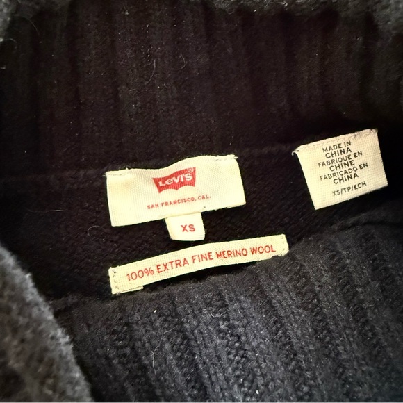 LEVI’S Women’s Black Turtleneck Sweater - Picture 3 of 4